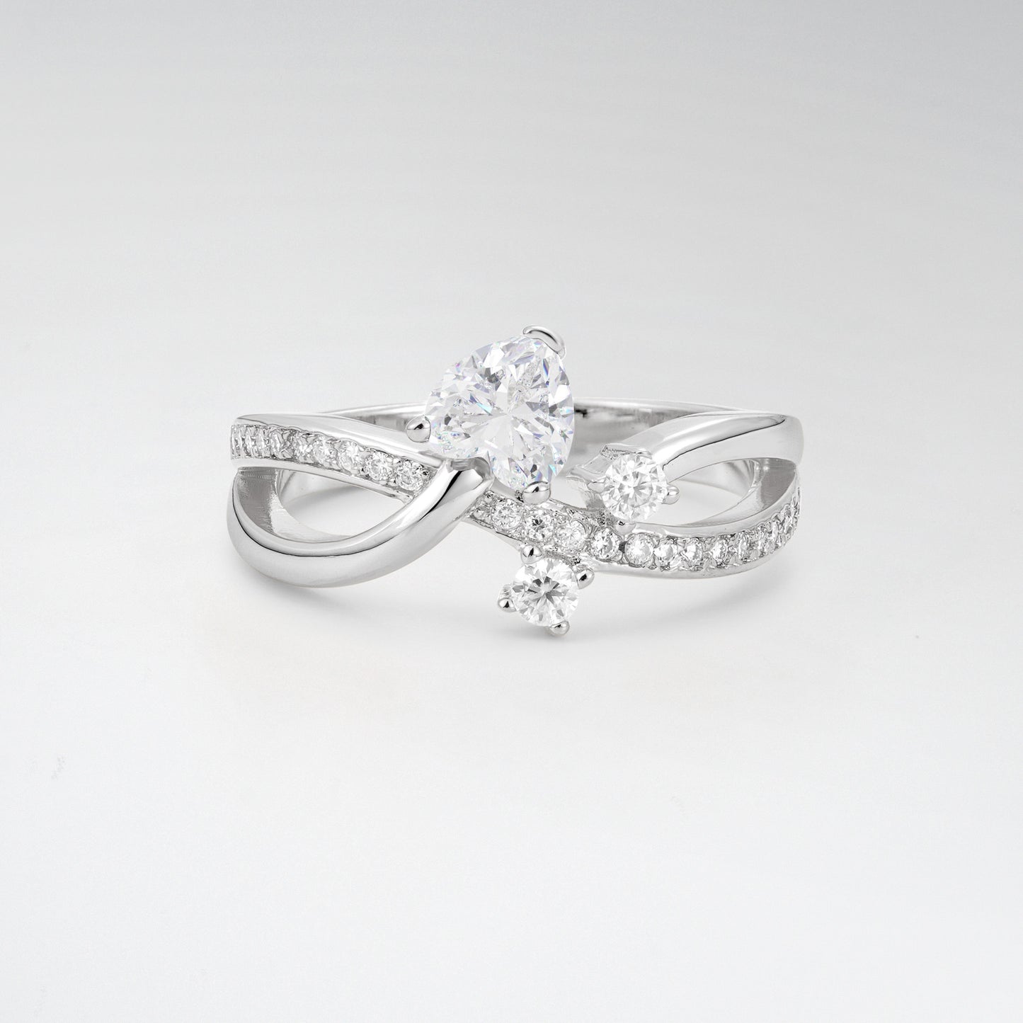 Unique Heart Cut Moissanite 0.5CT Infinity Twisted Band Engagement Ring - Additional view