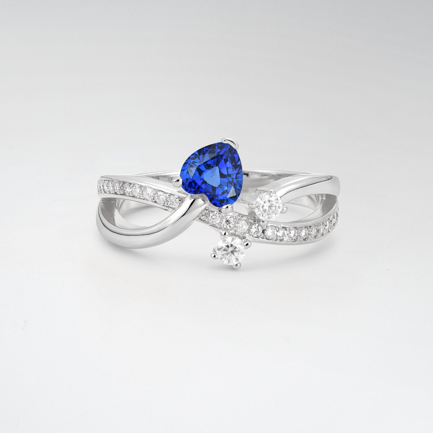 Unique Heart Cut Sapphire 0.5CT Infinity Twisted Band Engagement Ring - Additional view