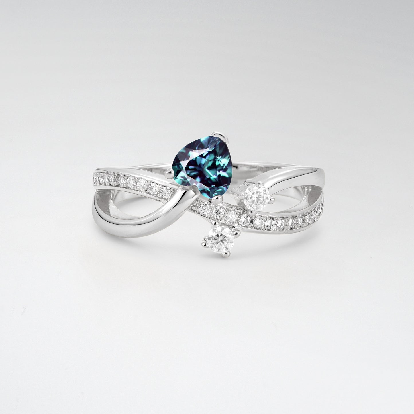 Unique Heart Cut Alexandrite 0.5CT Infinity Twisted Band Engagement Ring - Additional view