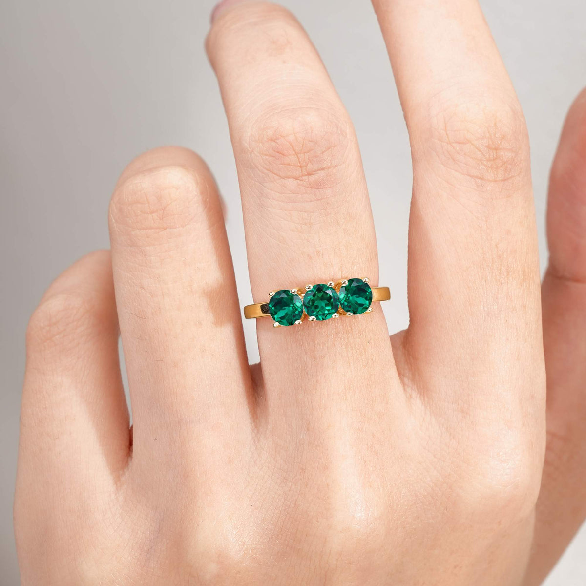 Vintage Round Cut Three Stone Emerald Engagement Rin - Additional view