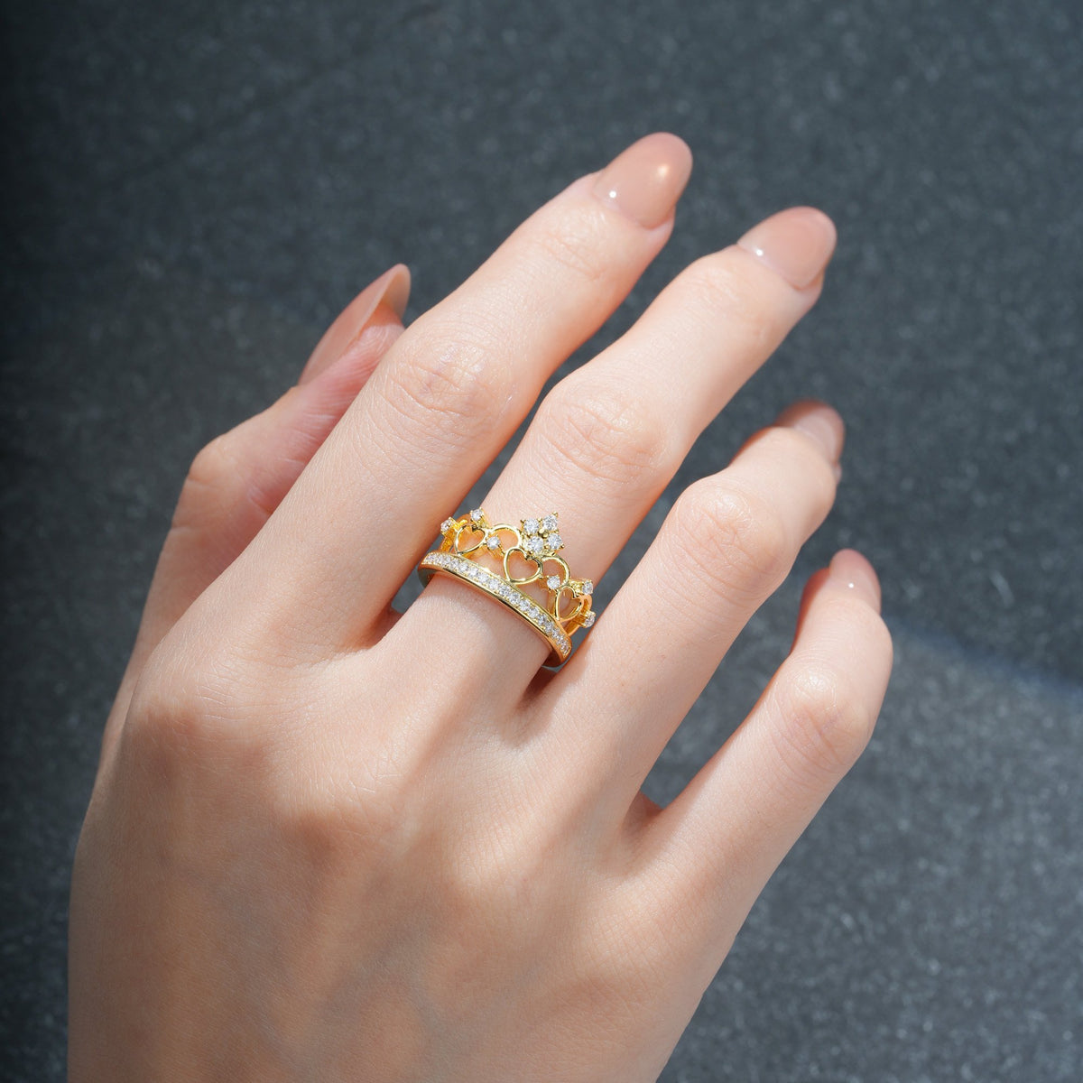 Elegant Heart Crown Moissanite Ring with Sparkling Stones - Additional view