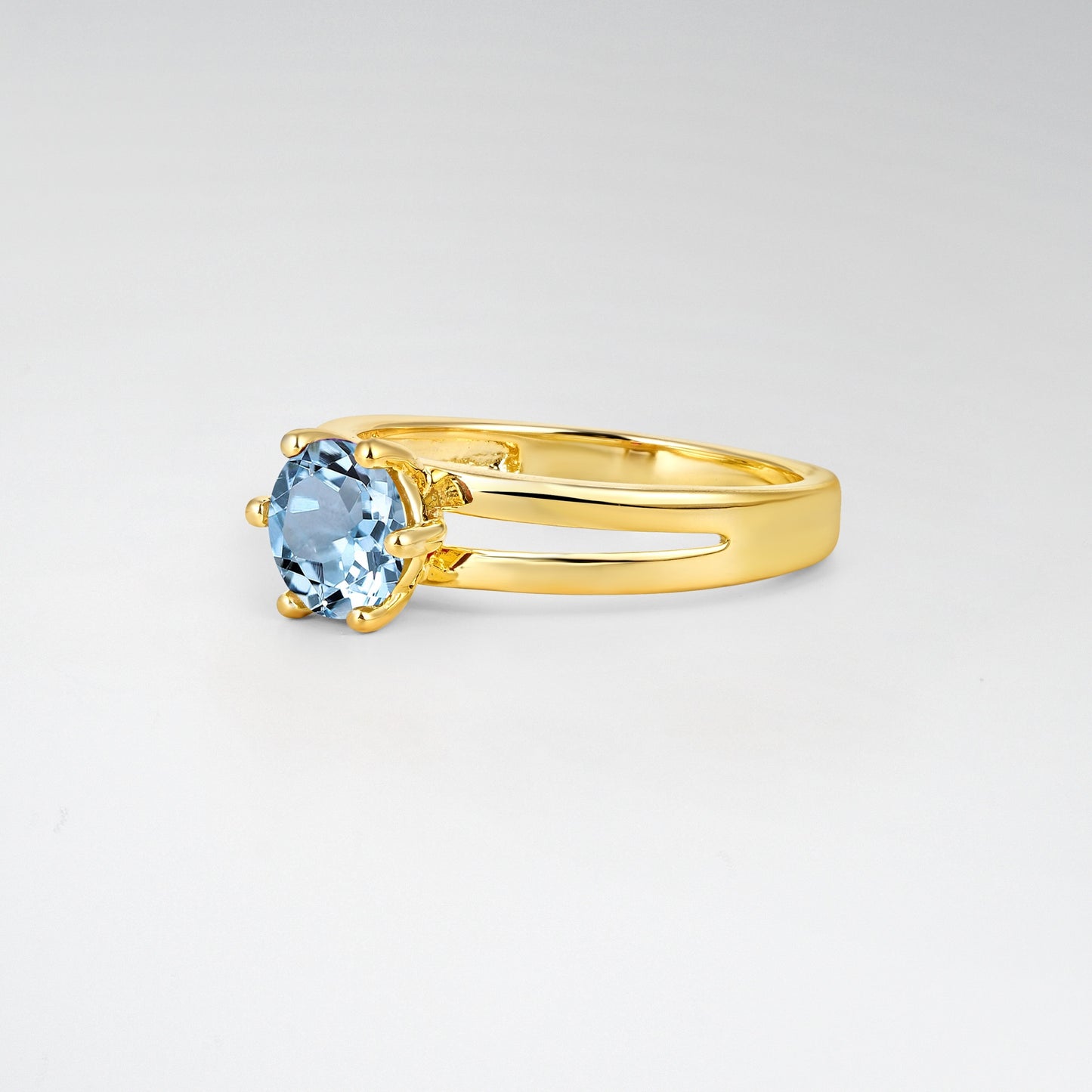 Oval Cut Aquamarine Solitaire Engagement Ring - Additional view
