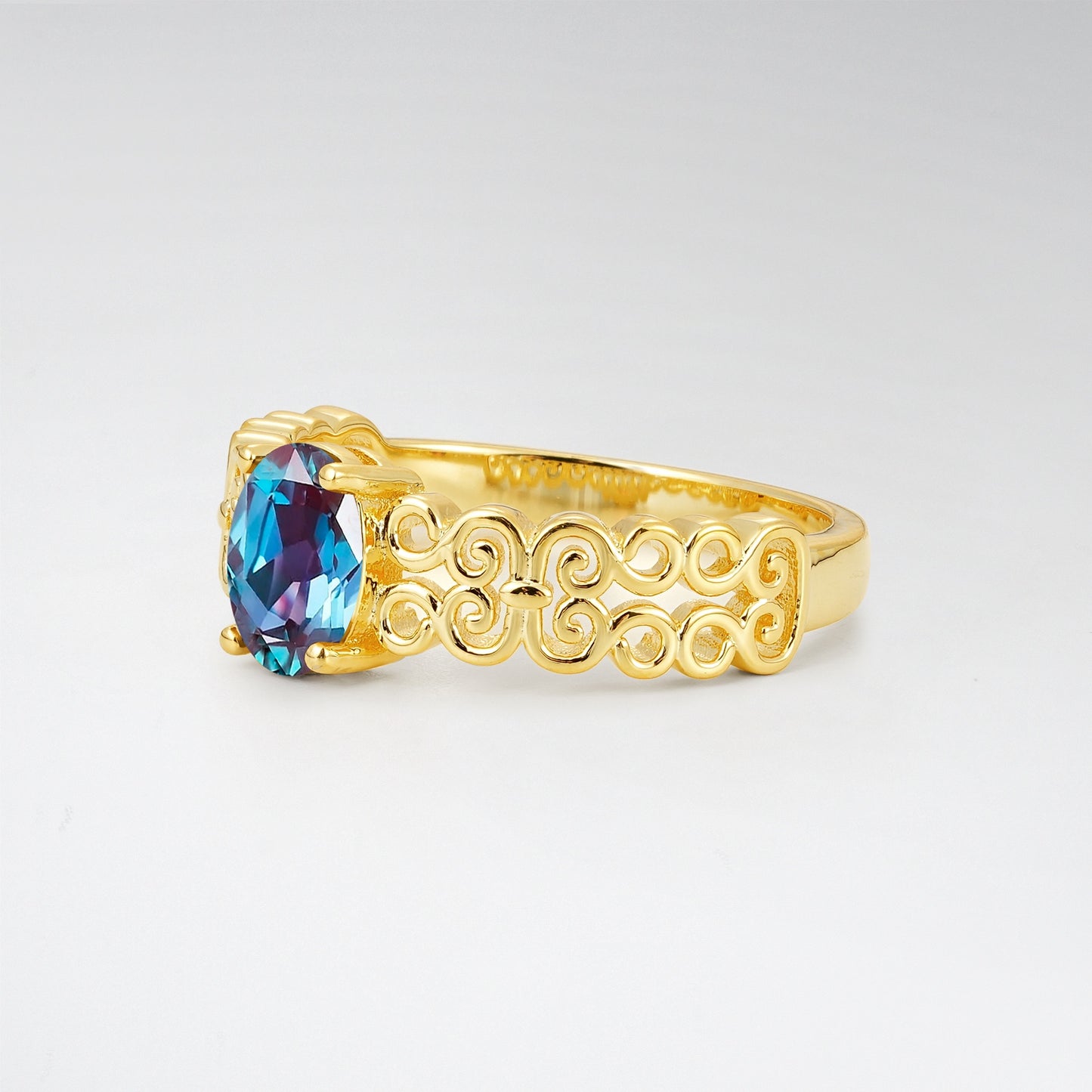 Vintage Oval Cut Ornate Filigree Alexandrite Solitaire Ring - Additional view