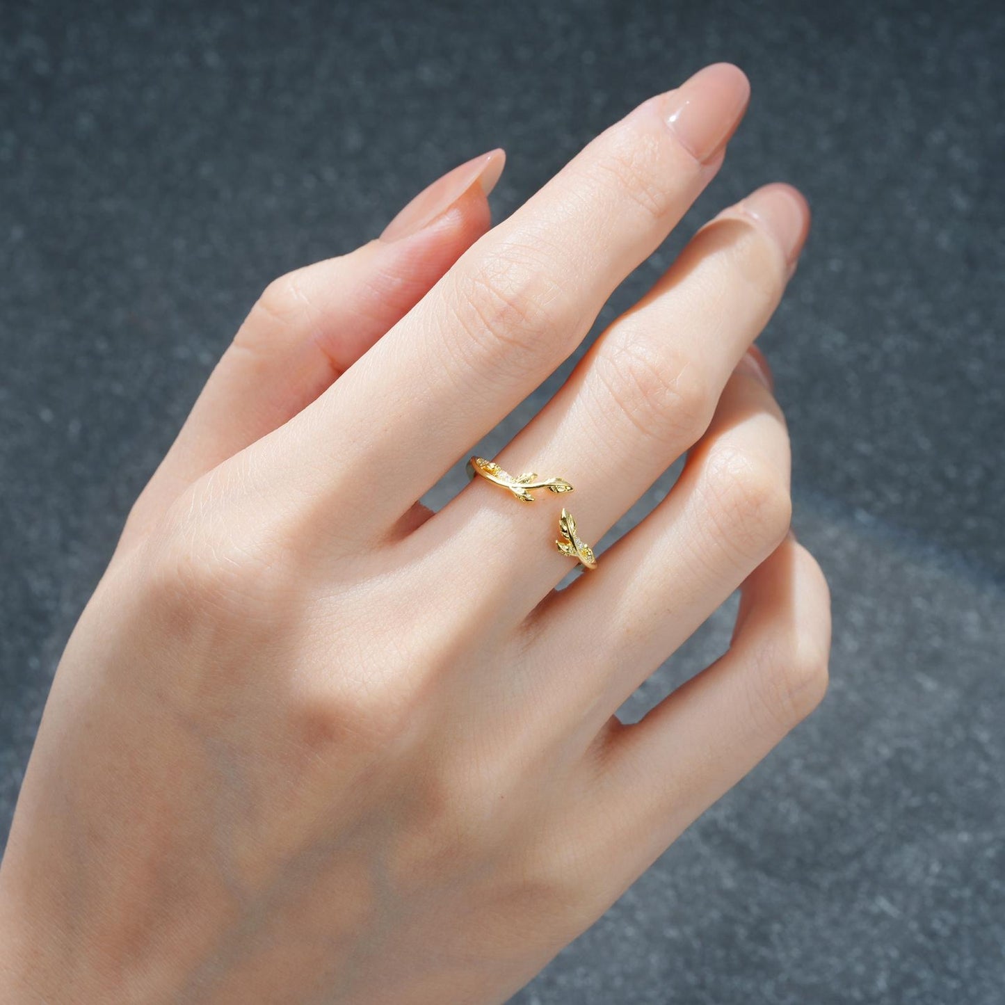 Nature-Inspired Round Cut Moissanite Leaf Vine Wedding Ring - product view2